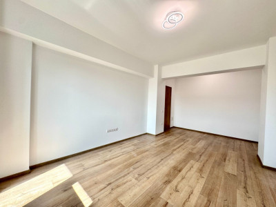 Apartament 3 camere, 2 băi , parcare, etaj 1,comision 0, zona Coresi